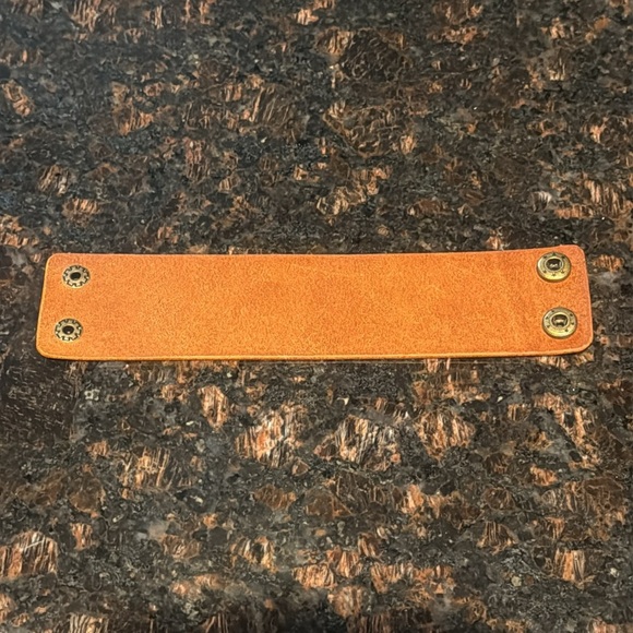 Vegan Tan Handmade Leather Bracelet with Gold Hardware - Picture 5 of 8